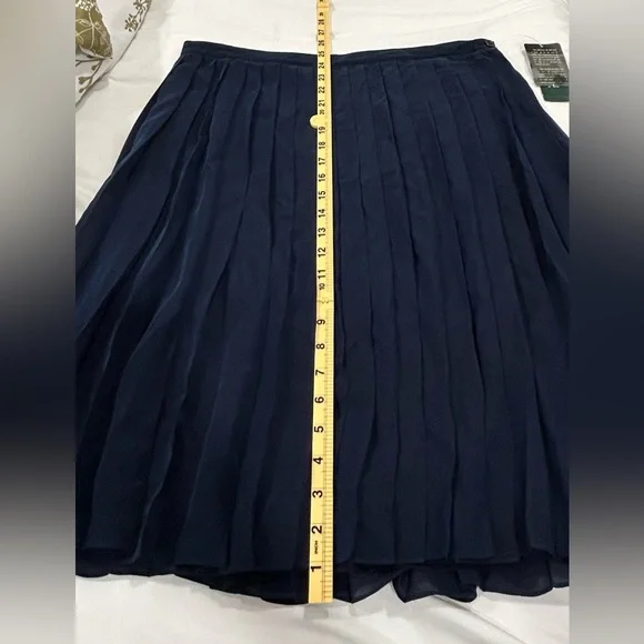 Lauren Ralph Lauren Navy Silk Pleated Skirt Size 16 NWT Romantic Cottagecore Y2K - Picture 7 of 8